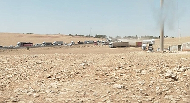 Viranşehir Yolunda TIR Devrildi, Ulaşım Aksadı