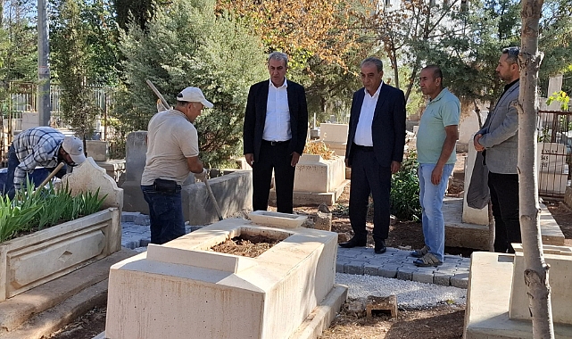 Hilvan Belediyesi’nden Mezarlıklarda Bakım ve Onarım Çalışması