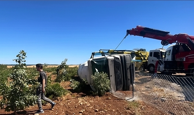 Hilvan’da beton mikseri devrildi
