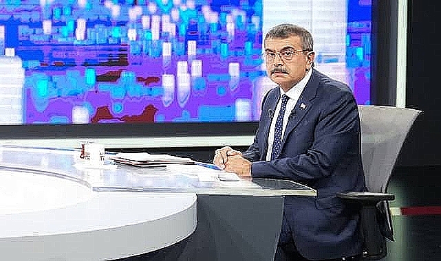 Milli Eğitim Bakanı Tekin: Kayıt için velilerden ücret talep edilmesi hukuka aykırı