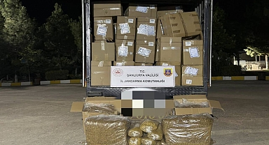 Şanlıurfa'da  Kaçakçılık Operasyonu: Tonlarca Kaçak Ürün Ele Geçirildi