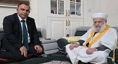 AK Parti MKYK Üyesi Mehmet Ali Kurt’tan Şeyh İzzettin El Urfavi’ye Ziyaret