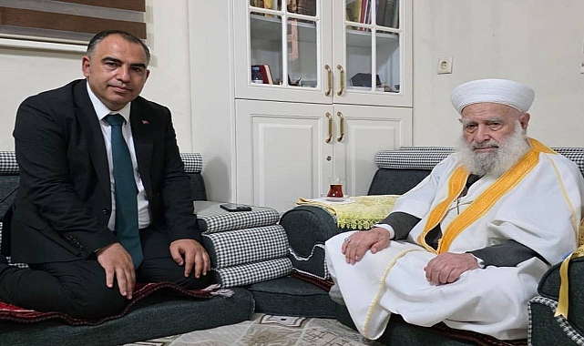 AK Parti MKYK Üyesi Mehmet Ali Kurt’tan Şeyh İzzettin El Urfavi’ye Ziyaret