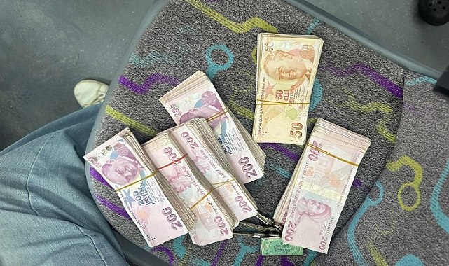 Otobüste Bulduğu 103 Bin Lirayı Sahibine Teslim Etti