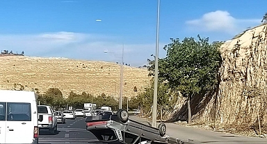 Urfa’da Otomobil Takla Attı: 1 Kişi Yaralandı