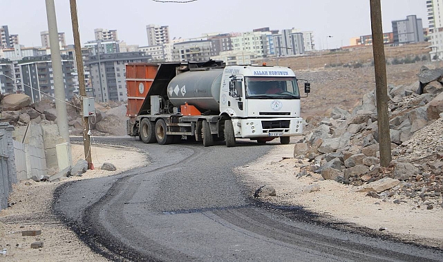 Batıkent’te Yeni Yollarda Sathi Asfalt Kaplama Yapılıyor