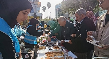Gazze Yararına Hayır Çarşısı Kuruldu