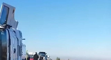 Hilvan Çıkışında Tır Devrildi!