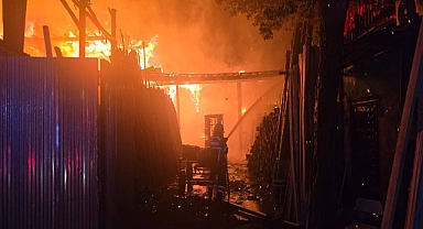 Şanlıurfa’da Bir İş Yerinde Yangın!