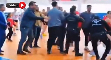 Şanlıurfa’da Kadınlar Voleybolunda Gergin Anlar