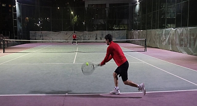 Şanlıurfa’da Öğretmenler Kortta Buluştu