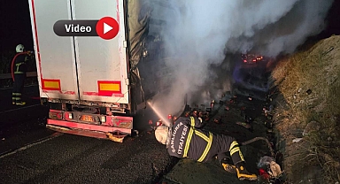 Şanlıurfa’da Salça Yüklü Tır Alev Alev Yandı! 