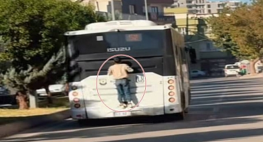 Şanlıurfa’da Tehlikeli Yolculuk: Çocuk Otobüsün Arkasına Tutundu
