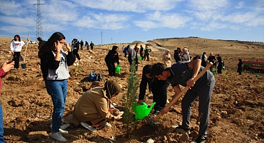 Şanlıurfalı Liseliler Avrupa Projesine Yeşil Bir Başlangıç Yaptı: 500 Fidan Toprakla Buluştu