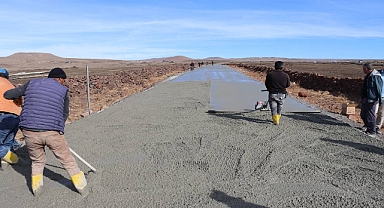 Siverek Kırsalında 12 Kilometrelik Yol, Beton Kaplama İle Yenilendi