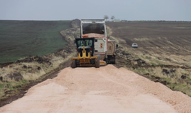 Büyükşehir, Siverek Kırsalında Yol Seferberliğini Sürdürüyor