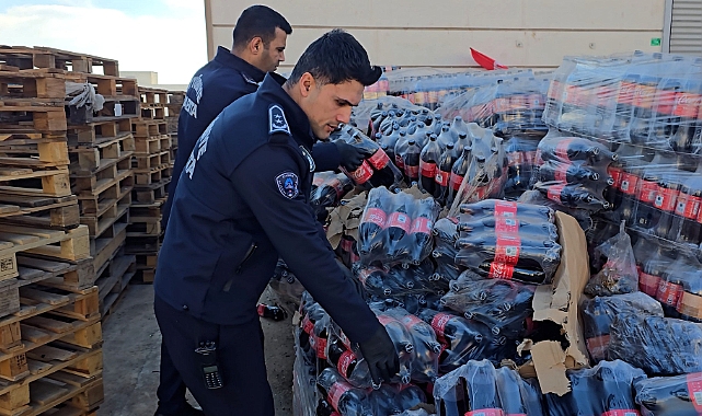 Eyyübiye Zabıtası 8 Bin Şişe Kola İmha Etti