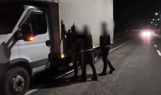 Gaziantep–Şanlıurfa Otoyolunda Kaçak Sigara Operasyonu: 3 Gözaltı