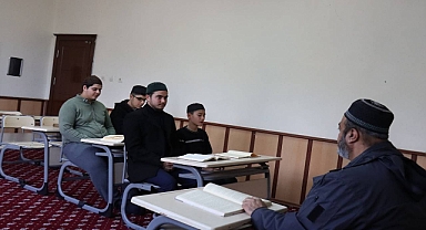 Özbek Ve Alman Gençlerin Kur’an Eğitimi Yolculuğu