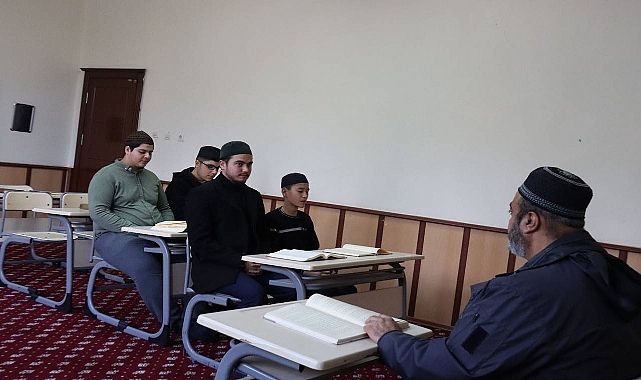 Özbek Ve Alman Gençlerin Kur’an Eğitimi Yolculuğu