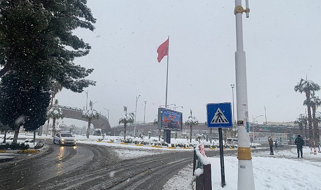 Şanlıurfa'da Buzlanma Nedeniyle Eğitime Ara Verildi