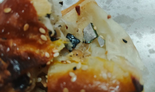 Şanlıurfa’da Poğaçanın İçinden Cam Parçası Çıktı: Vatandaştan Denetim Çağrısı