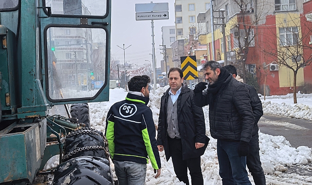 AK Parti Hilvan İlçe Başkanı Selahaddin Eyyüb Toprak Sahada