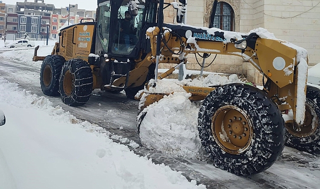 Haliliye Belediyesi Karla Mücadelede Dört Koldan Çalışıyor
