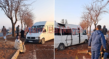 Hilvan İlçe minibüsü Kaza Yaptı! 4 Yaralı