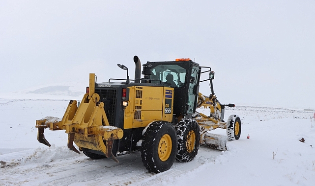 Şanlıurfa Büyükşehir Belediyesi Karacadağ'a Kar Çıkarması Yaptı 