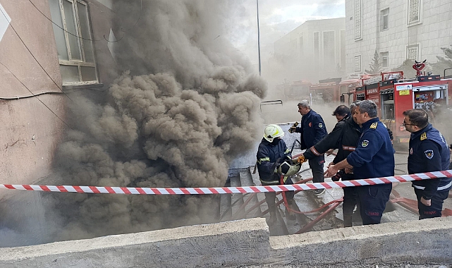 Şanlıurfa Haliliye’de Sünger İmalathanesinde Yangın