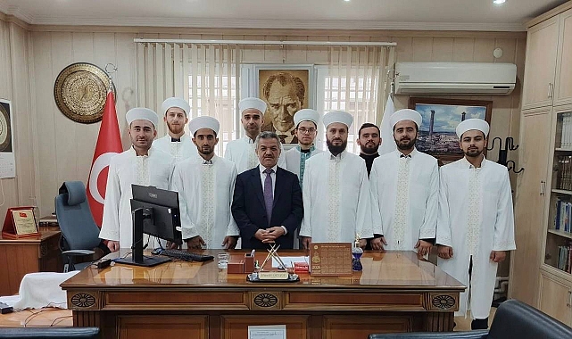 Birecik’te 9 Din Görevlisine Cübbe Ve Sarık Giydirildi