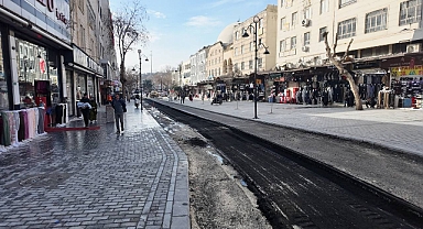 Divanyolu Yayalaştırma Projesinde Asfalt Öncesi Zemin Çalışması Yapılıyor