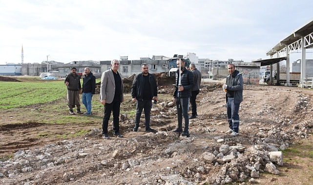 Hilvan’da Salı Pazarı Çevresinde Yol Çalışması Başlıyor