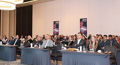 HRÜ Hastanesinden Akademik Toplantıya Yoğun Katılım