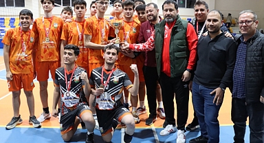 Şanlıurfa Büyükşehir Yıldız Erkekler Voleybol B Takımı Şampiyon Oldu