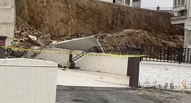 Urfa'da İstinat Duvarı Çöktü! Bina Tahliye Edildi