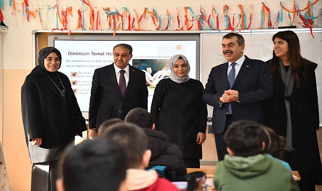 Vali Şıldak ve Bakan Tekin’den Şanlıurfa’da Okul Ziyareti