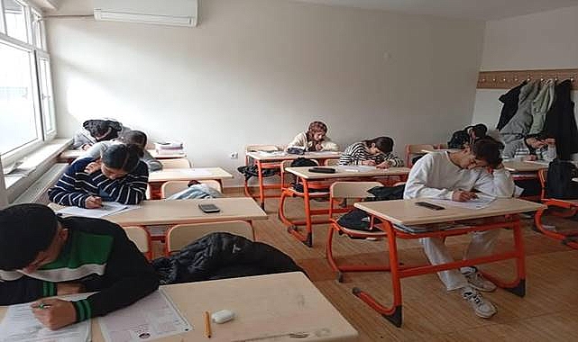 Viranşehir’de Gençlere Büyük Destek: Eğitime 24 Denemelik Katkı