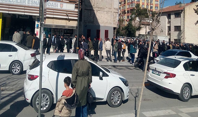 APP Plaka Uyarısı Sonrası Şanlıurfa'da Yoğunluk: Uzun Kuyruklar Oluştu