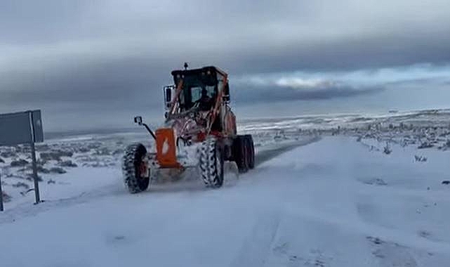 Diyarbakır–Viranşehir Yolu Temizleme ve Tuzlama Çalışmaları Sonrası Ulaşıma Açıldı