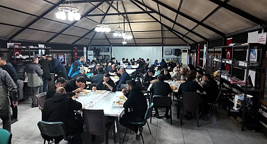 Eyyübiyeliler Aynı Sofrada Aynı Duada Buluşuyor