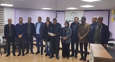 Hilvan’da İstifa Krizi Sona Erdi: DEM Parti Meclis Üyeleri Kararlarını Geri Çekti