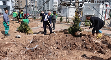 Karaköprü’de Parklar Yaz Sezonuna Hazırlanıyor