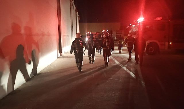Şanlıurfa’da Tekstil Fabrikasında Yangın: Büyük Maddi Hasar Oluştu