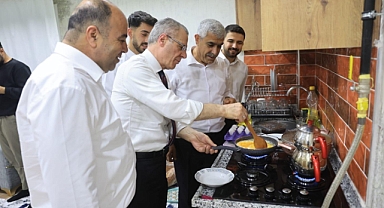 Yeniden Refah Partisi Şanlıurfa Gençlik Kolları'ndan Sahur Buluşması