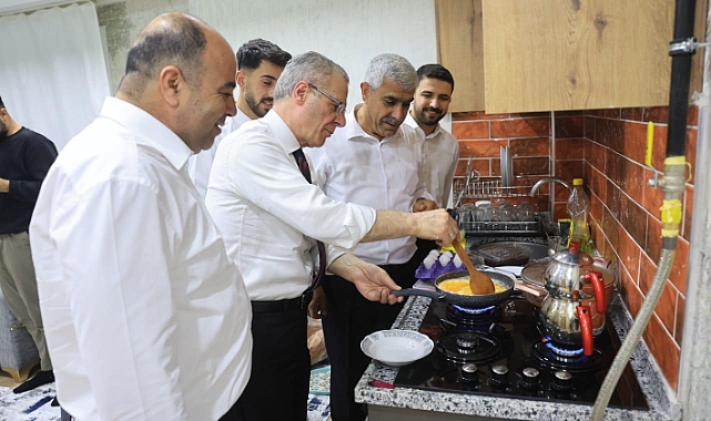 Yeniden Refah Partisi Şanlıurfa Gençlik Kolları'ndan Sahur Buluşması