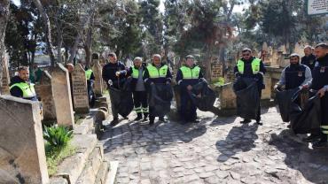 Büyükşehir, Mezarlıkları Bayrama Hazırlıyor