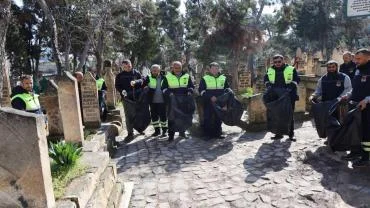 Büyükşehir, Mezarlıkları Bayrama Hazırlıyor