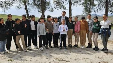 Gazeteciler, çocuklara bayram sevinci yaşattı